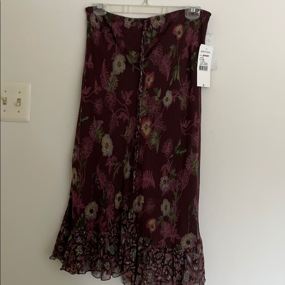 Floral flirty skirt